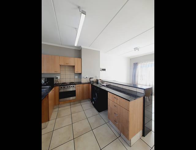 2 BEDROOM APARTMENT RENTED IN SUNNINGHILL